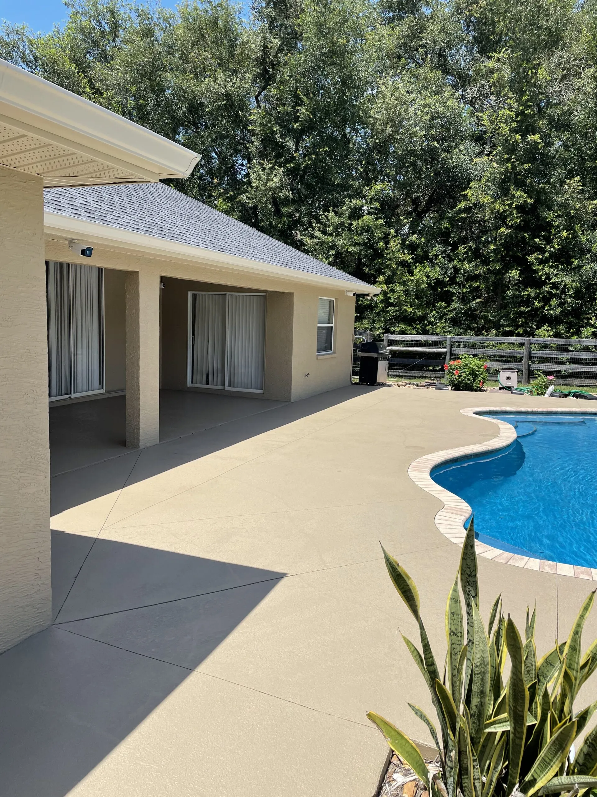 pool-deck-painting-service